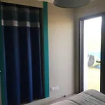Le Dy Face A Nyaraló *